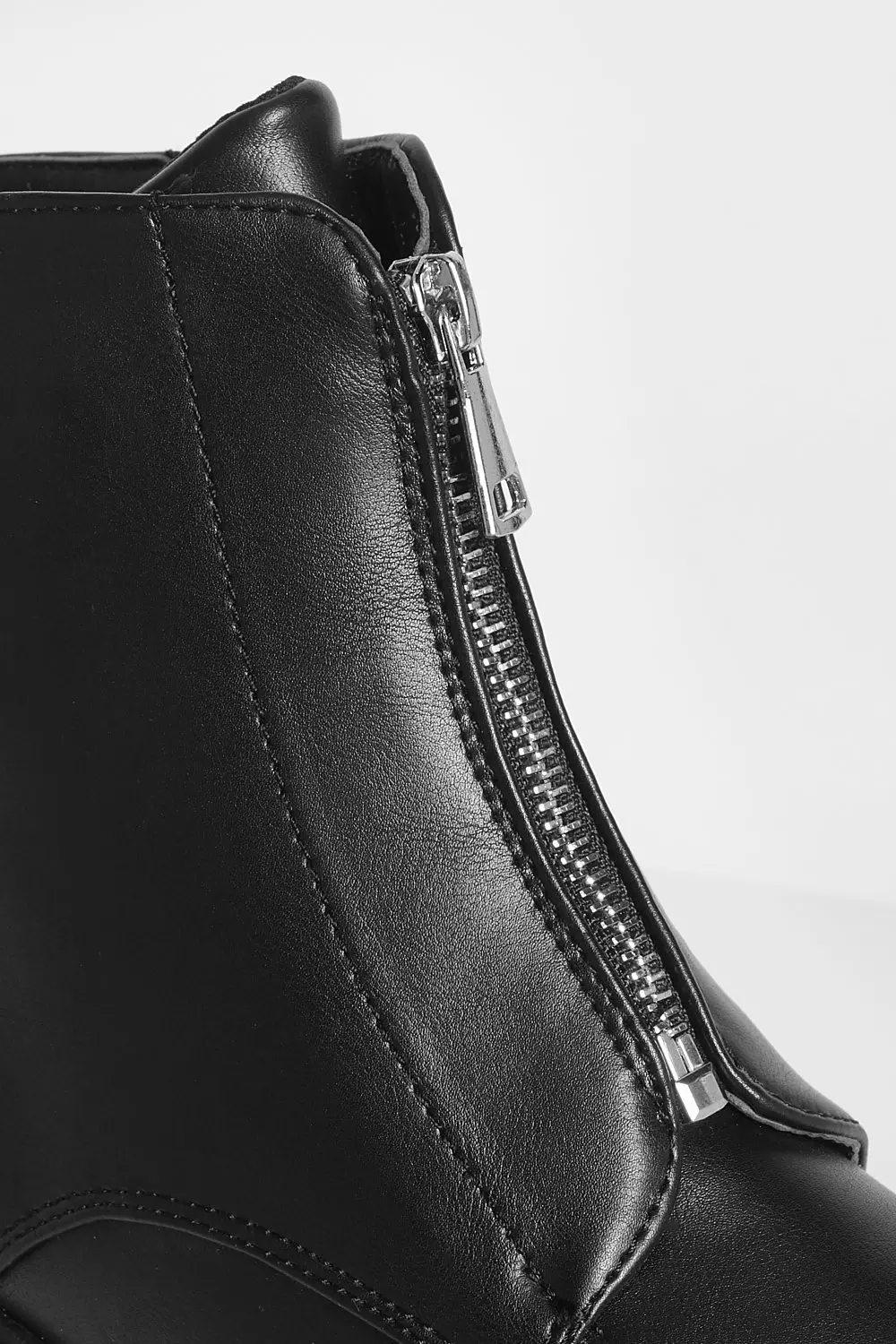 Front zip outlet chelsea boots