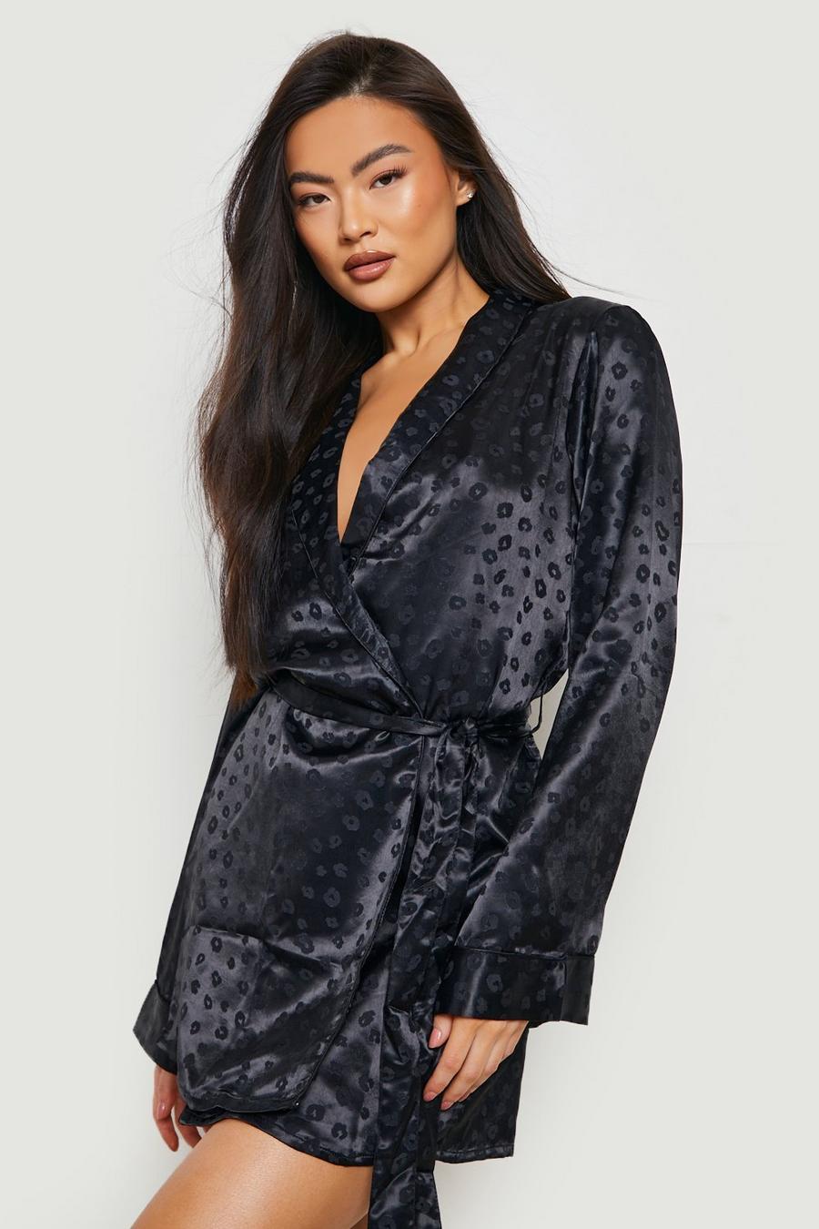 Robe de chambre satinée effet jacquard à imprimé léopard, Black image number 1