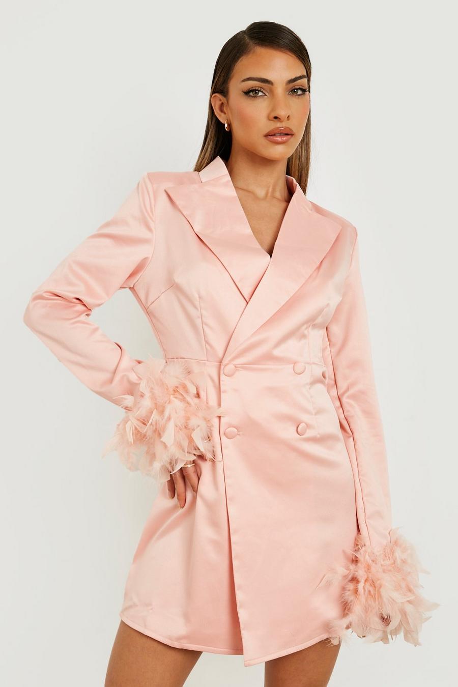 Vestido americana de raso con plumas en los puños, Blush rosa