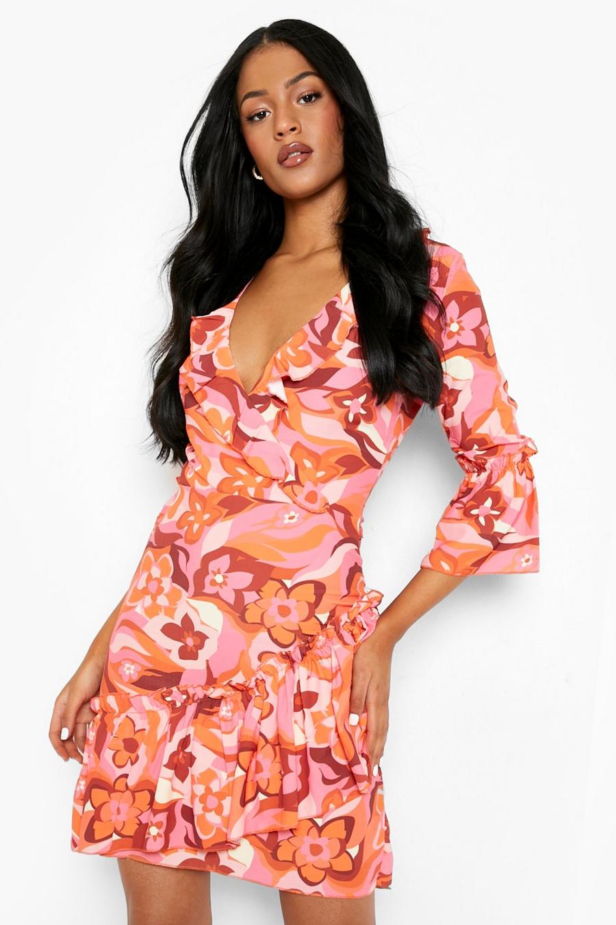 Pink Tall - Mönstrad klänning med omlott och volanger image number 1