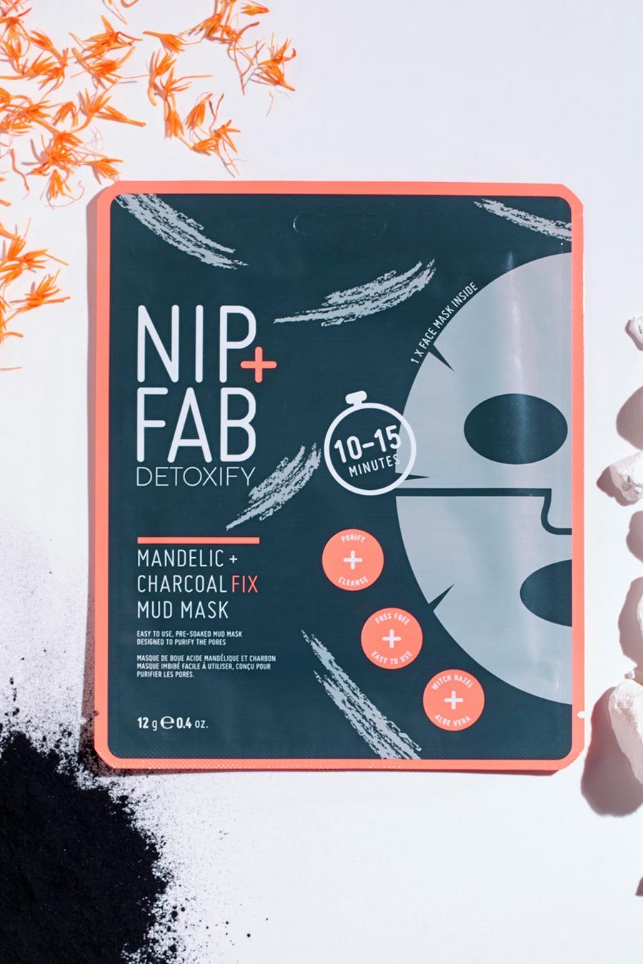 Mascarilla de barro Detoxify Charcoal Fix de Nip + Fab, Black nero