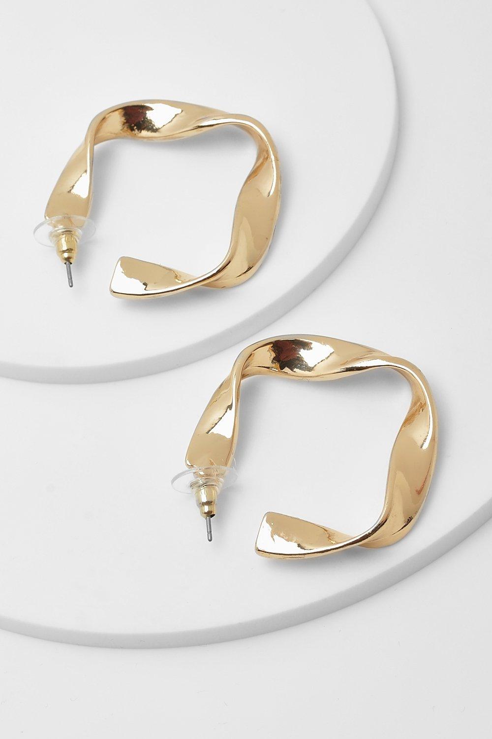 Boohoo Women s Gold Twist Hoop Earrings Gold
