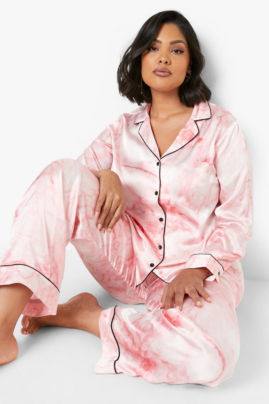 Pijama Plus largo de raso con camisa y estampado efecto mármol, Pink image number 1