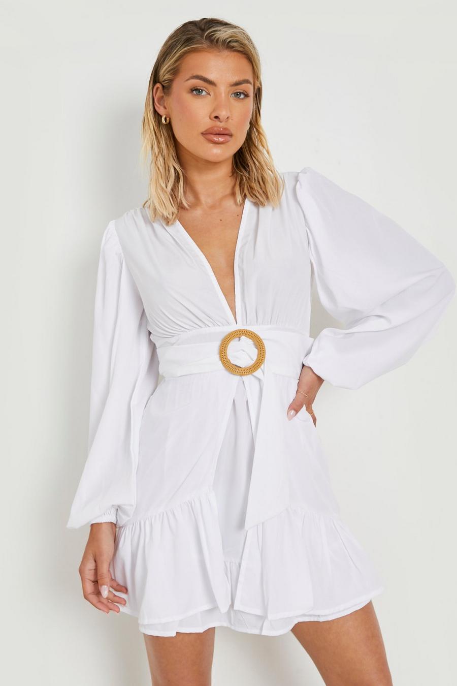 White שמלת חוף סקייטר עם חגורה ואבזם ראפיה
