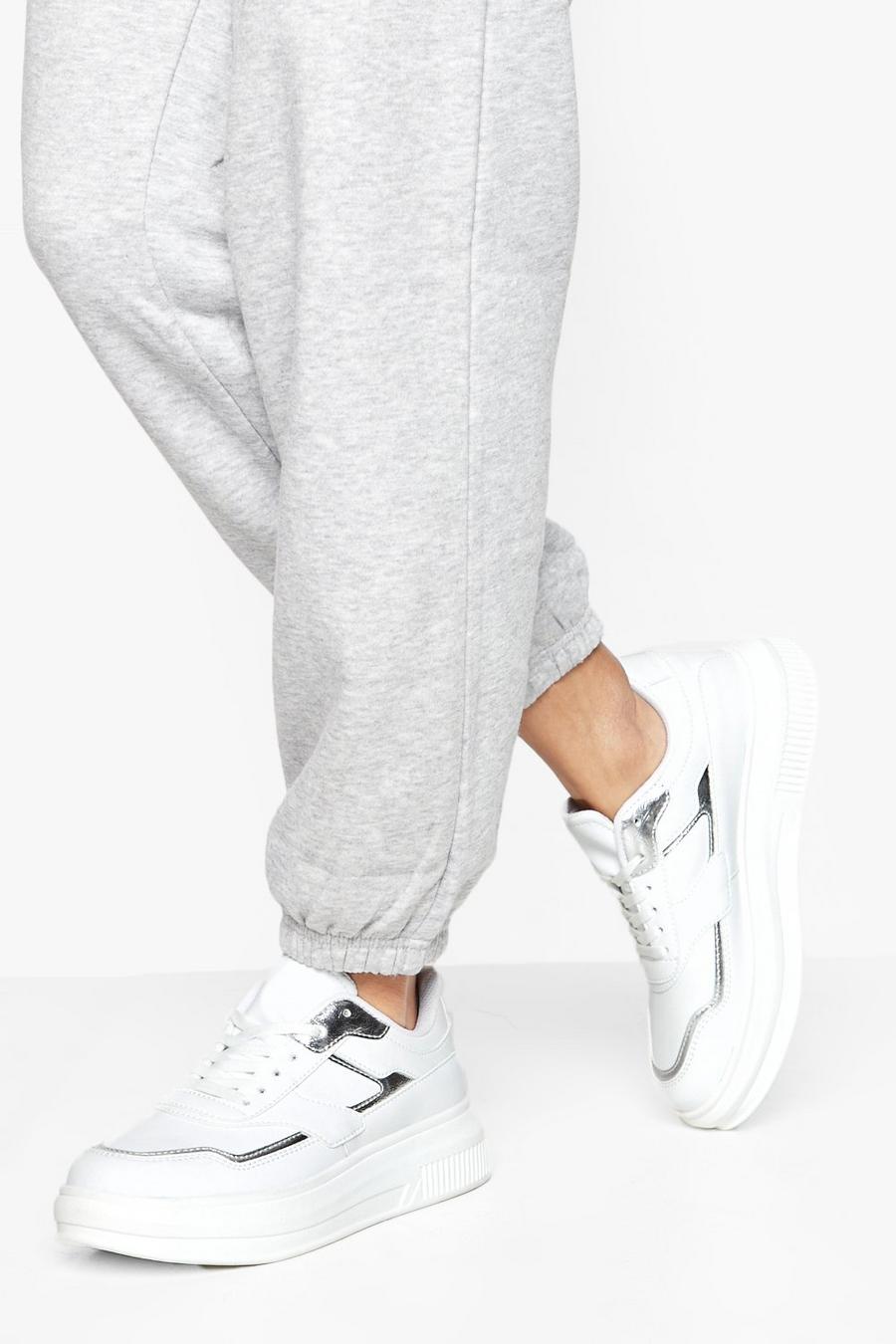White Sneakers med metallicfärgade paneler image number 1