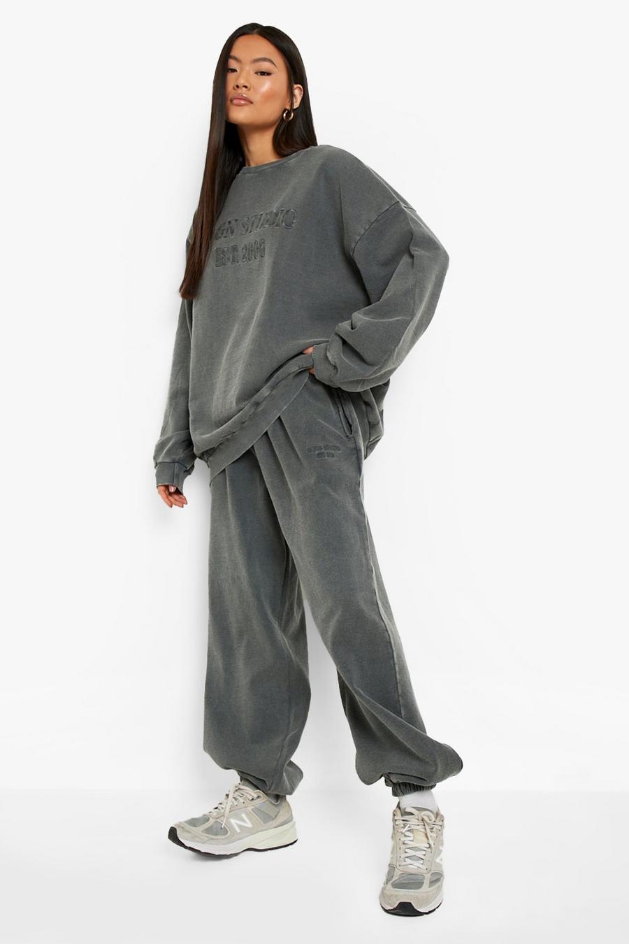 Charcoal Dsgn Studio Overdyed Oversized Jogger image number 1