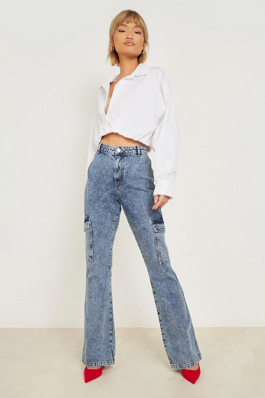 Mid wash blå Jeans med utsvängda ben och mellanhög midja image number 1