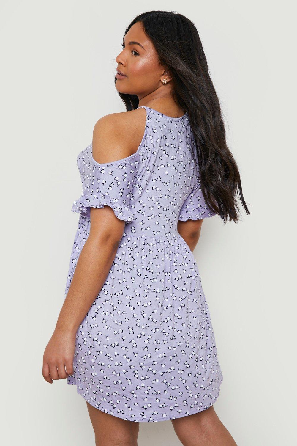 Boohoo off shoulder skater hot sale dress in green ditsy floral