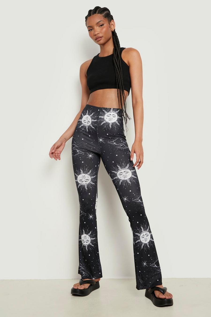 Pantaloni a zampa Tall con stampa di stelle e galassie, Black image number 1