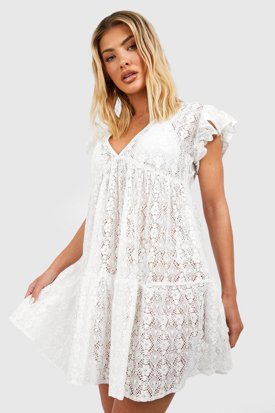 White שמלת מיני לחוף עם מלמלה, תחרה ומחשוף עמוק