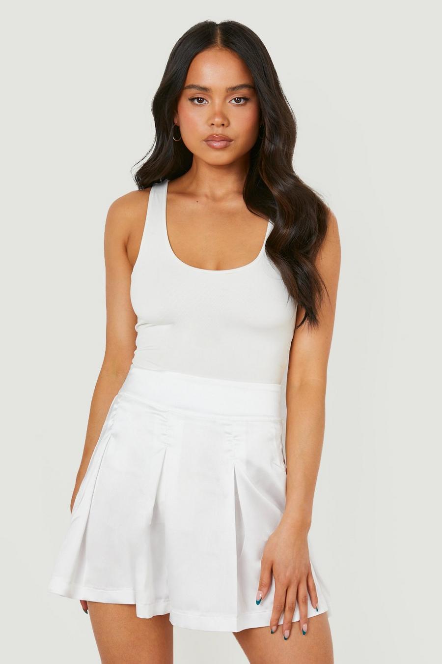 לבן white חצאית מיקרו מיני עם קפלים בגזרה מרובעת פטיט