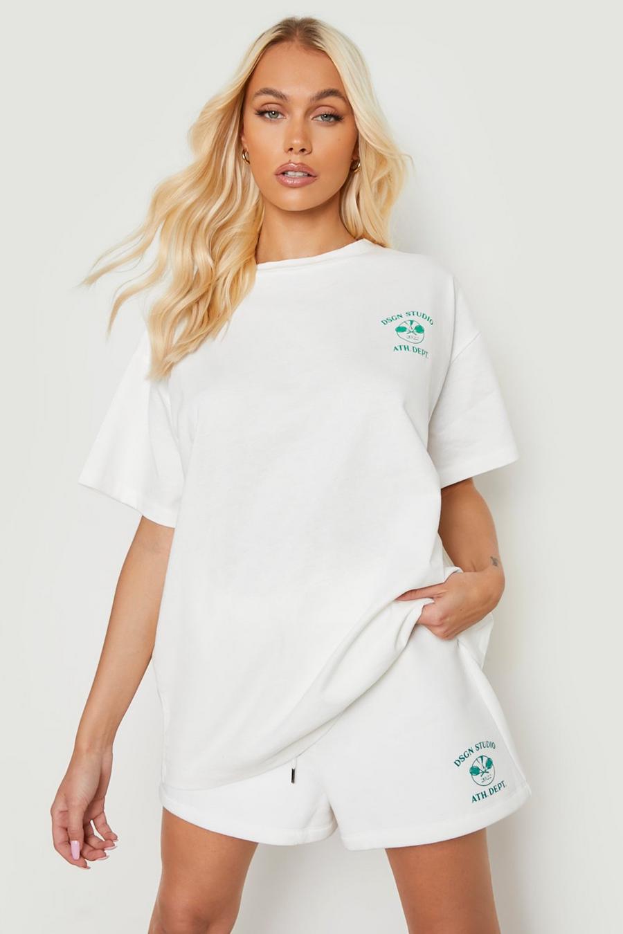 שמנת bianco חליפת טרנינג עם שורט, טישרט והדפס טניס  image number 1