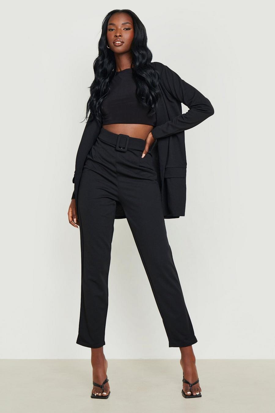 שחור סט חליפה עם בלייזר ומכנסיים עם חגורה מאותו הבד image number 1