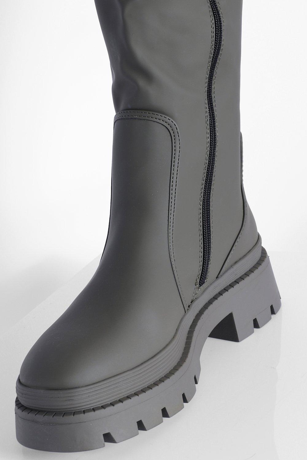 Wide rubber clearance boots