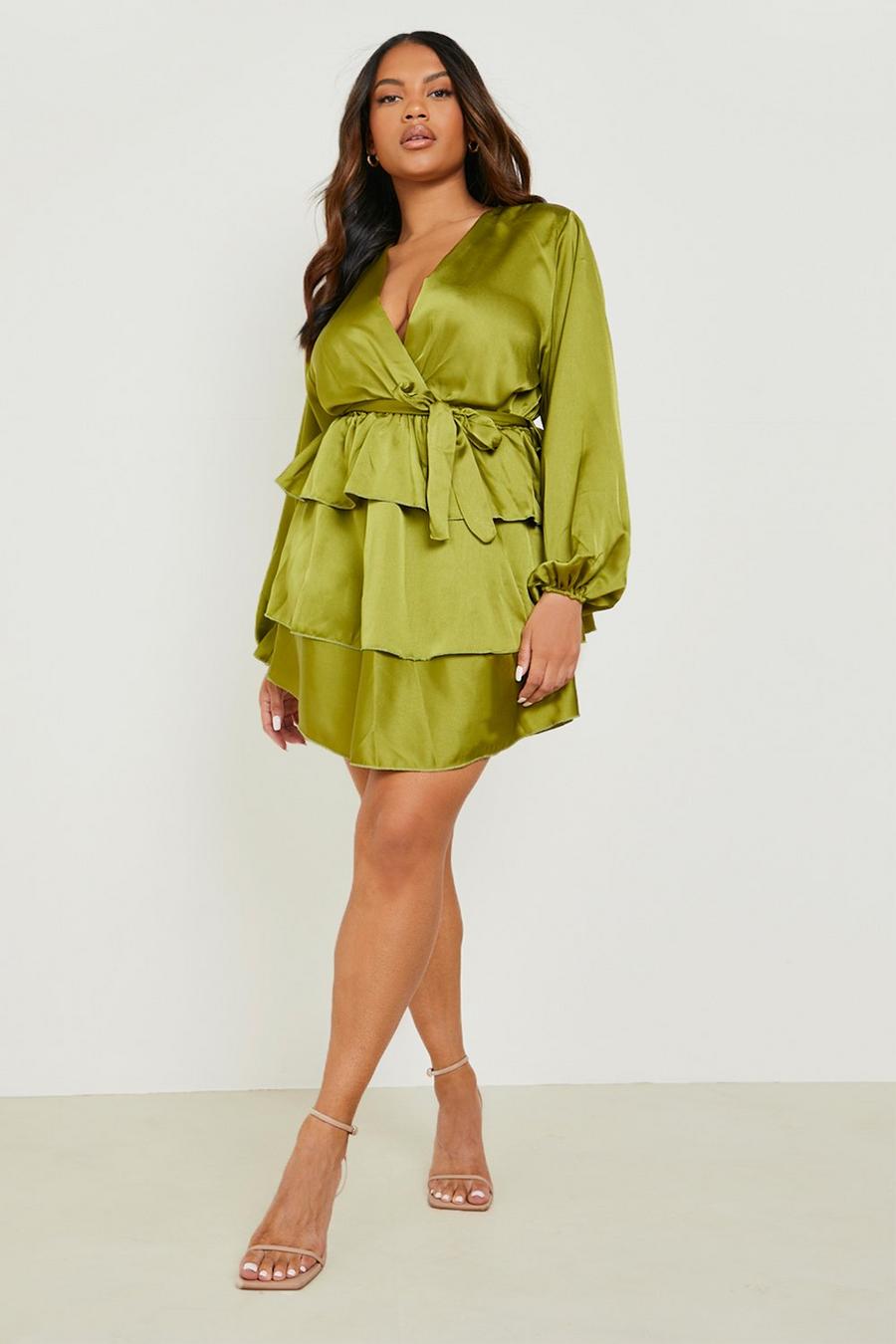 Chartreuse שמלת סקייטר מסאטן עם שרוולי מלמלה קצרים מידות גדולות image number 1