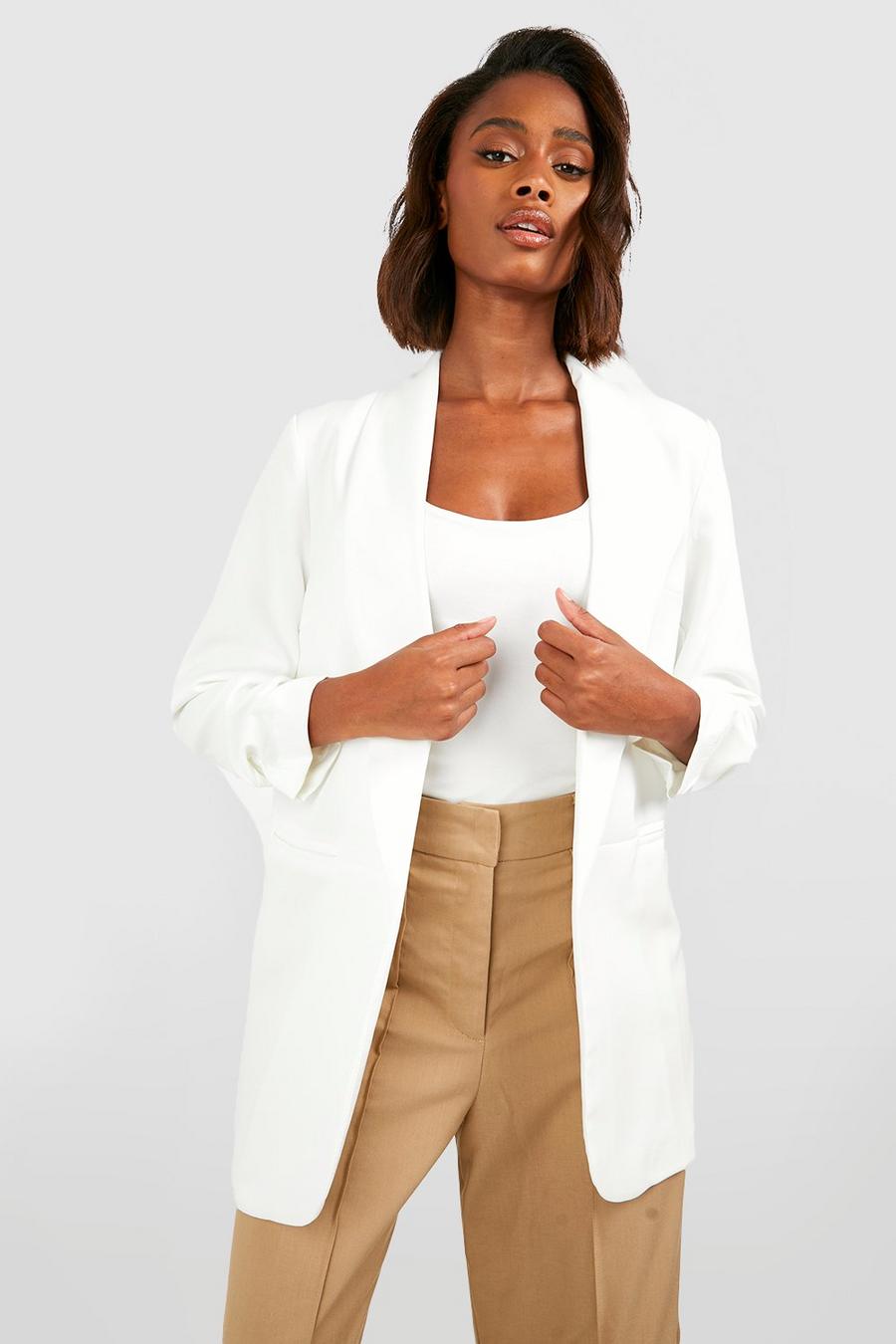 Удлиненный белый пиджак женский