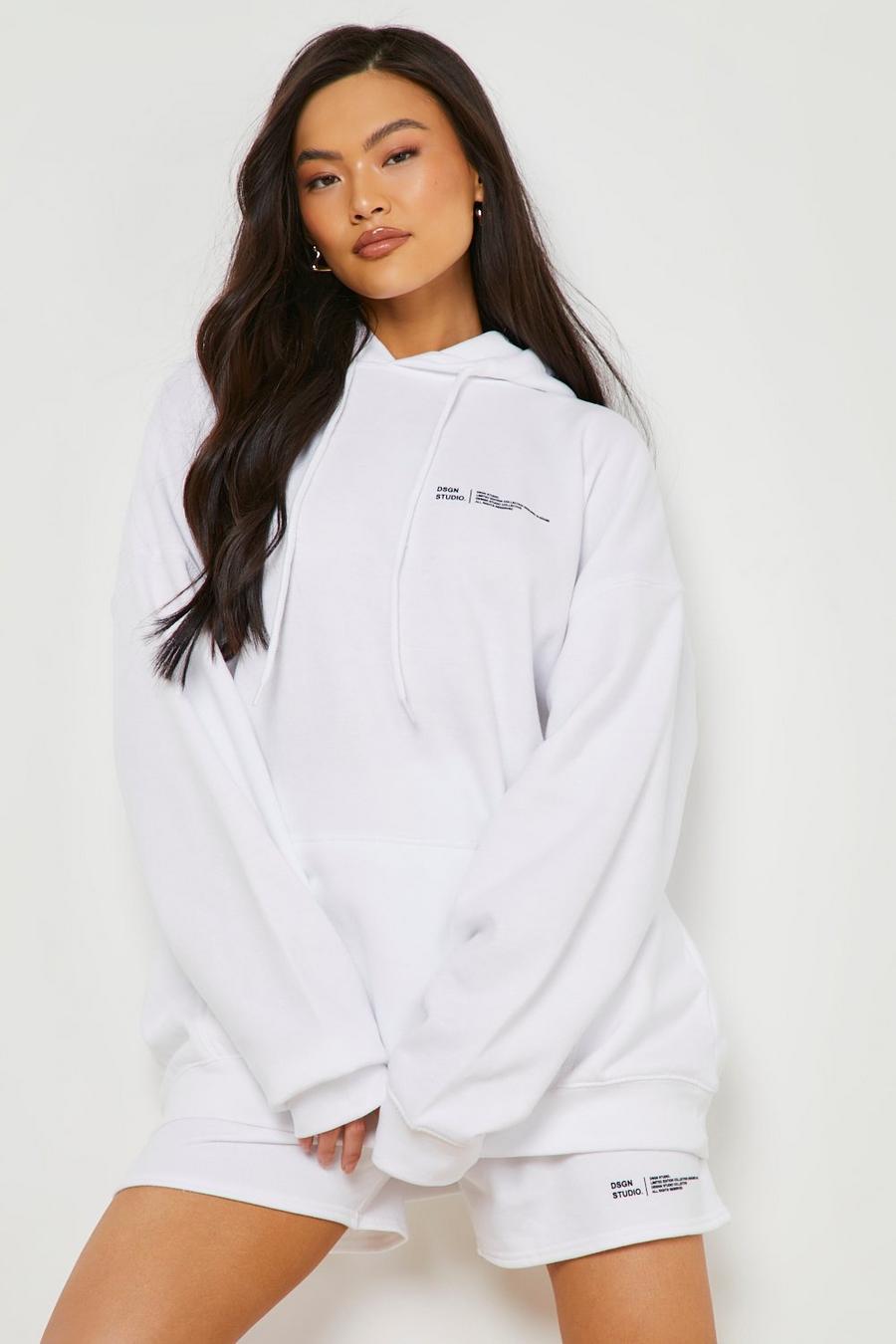 White vit Hoodie och shorts med text image number 1