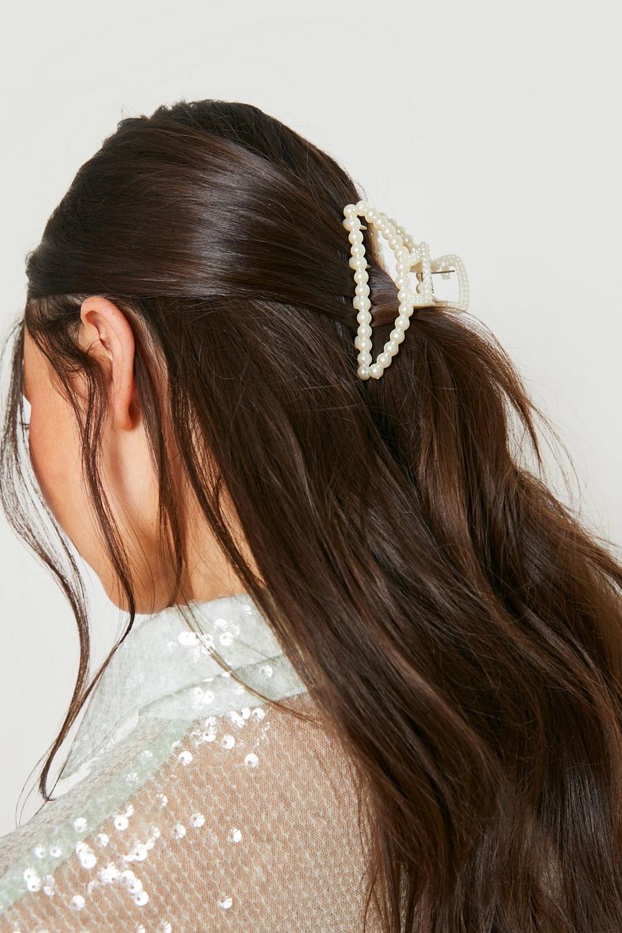 White vit Pearl Round Hair Clip  image number 1