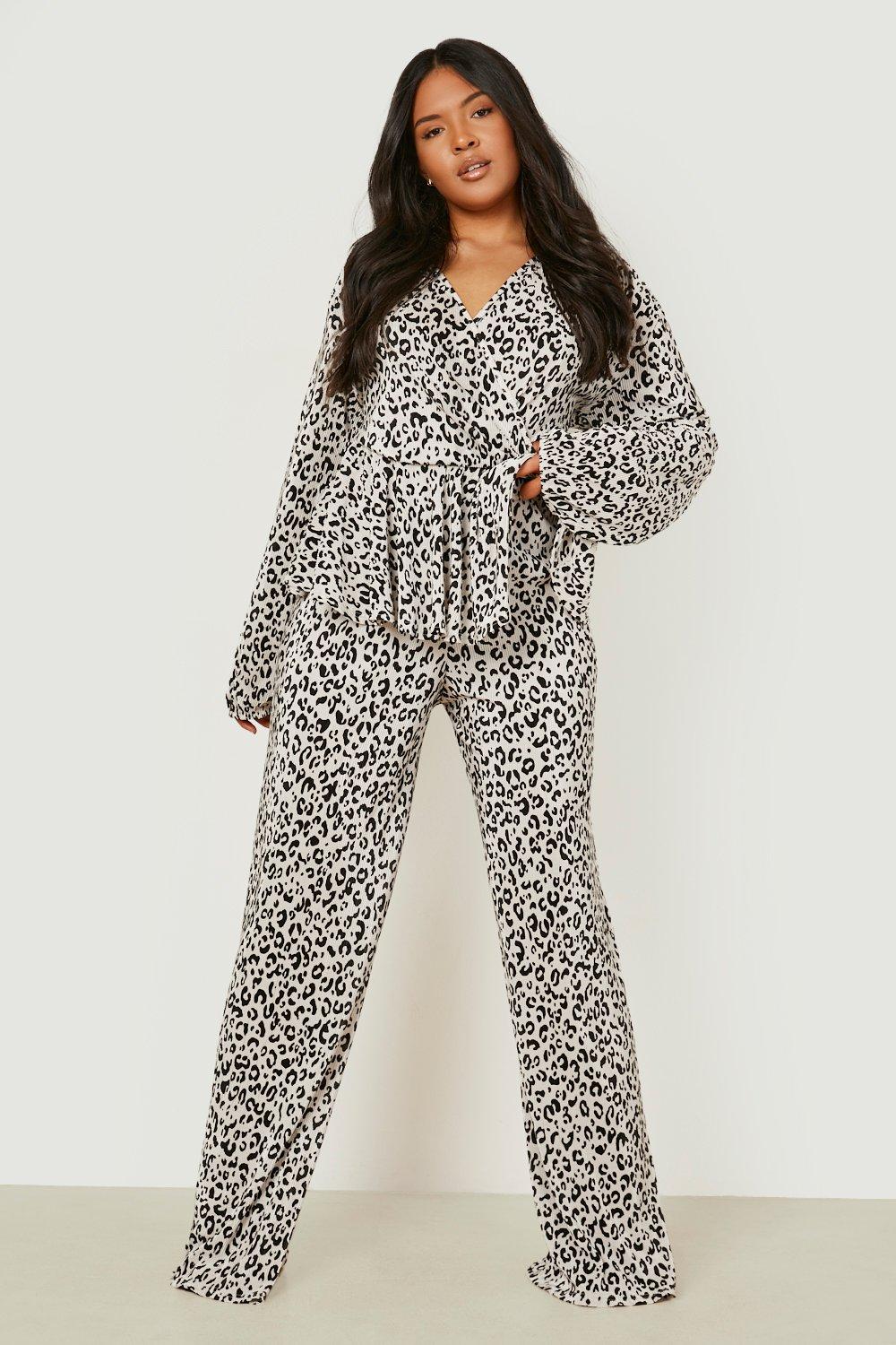 Boohoo hot sale leopard trousers