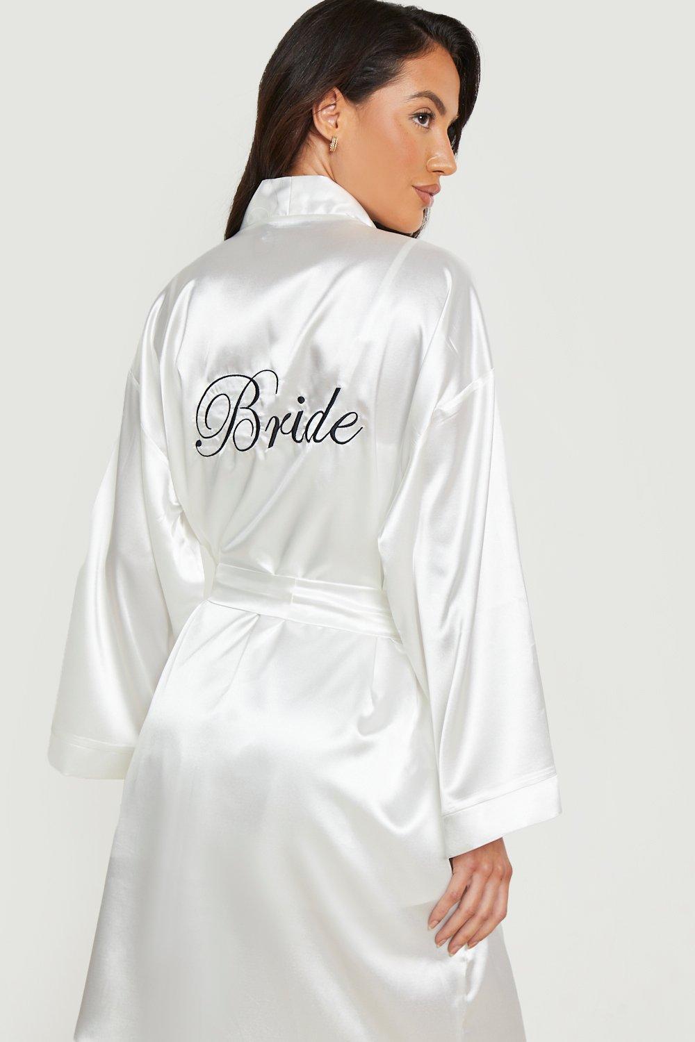 Ensemble satin broderie Bride avec nuisette et robe de chambre