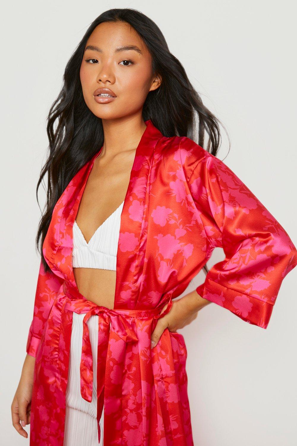 Kimono Petite maxi de flores en contraste boohoo ES