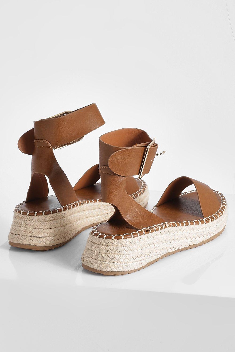 Tan flatforms store