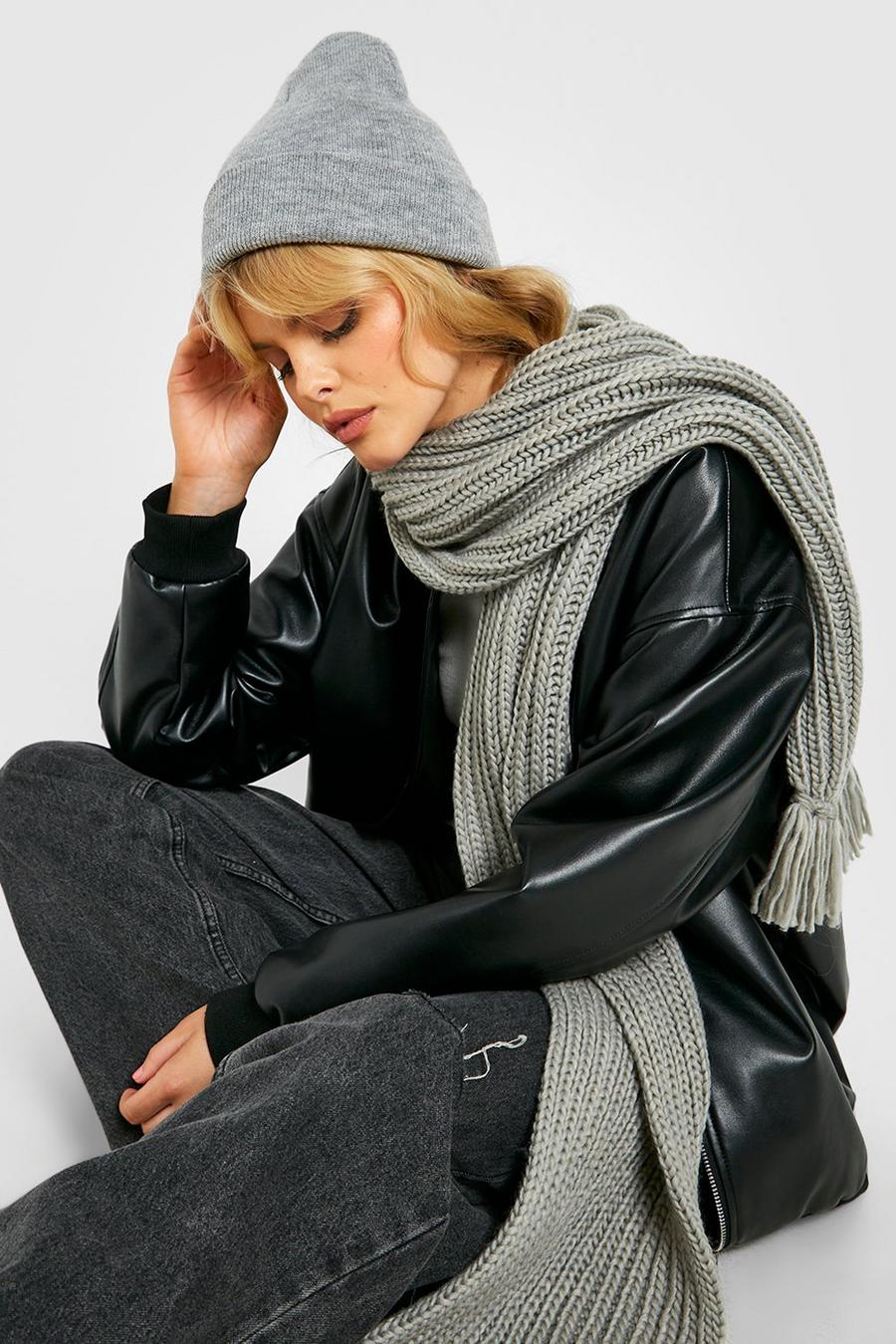 Grey Ribbed Fringed Wool Scarf   image number 1