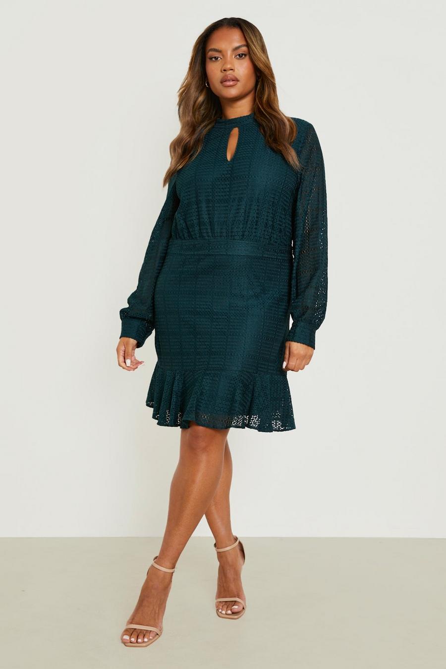 Emerald vert Plus Crochet Lace Keyhole Ruffle Skater Dress