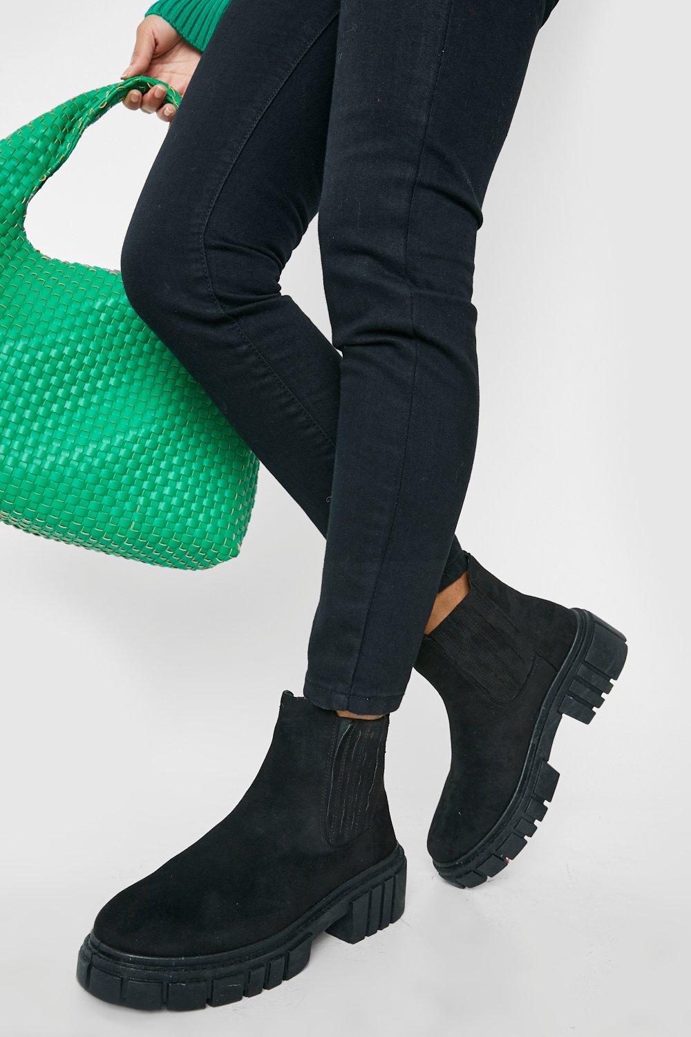 Uo brody platform chelsea clearance boot