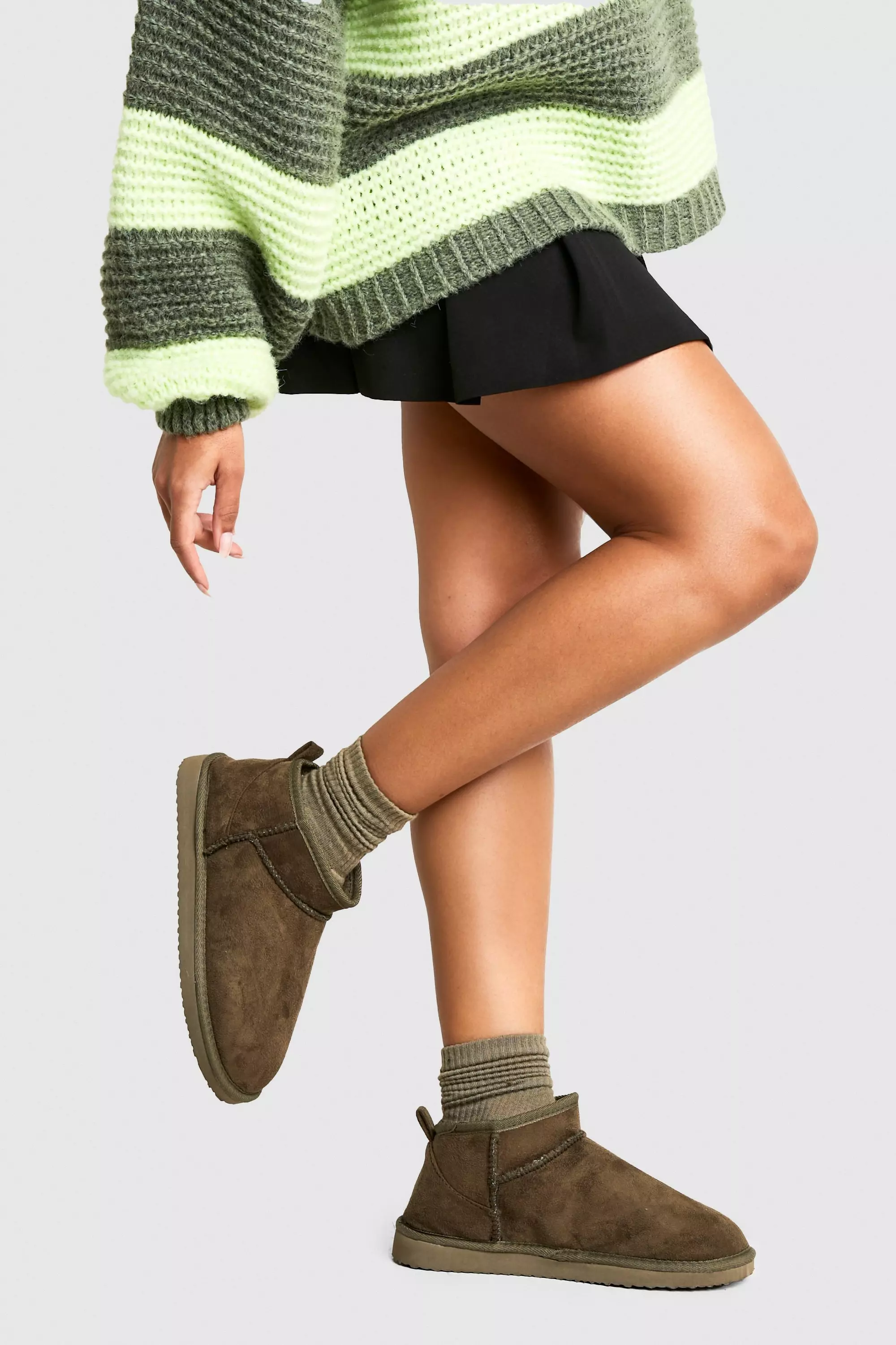 Olive Ultra Mini Cosy Boots alternative image