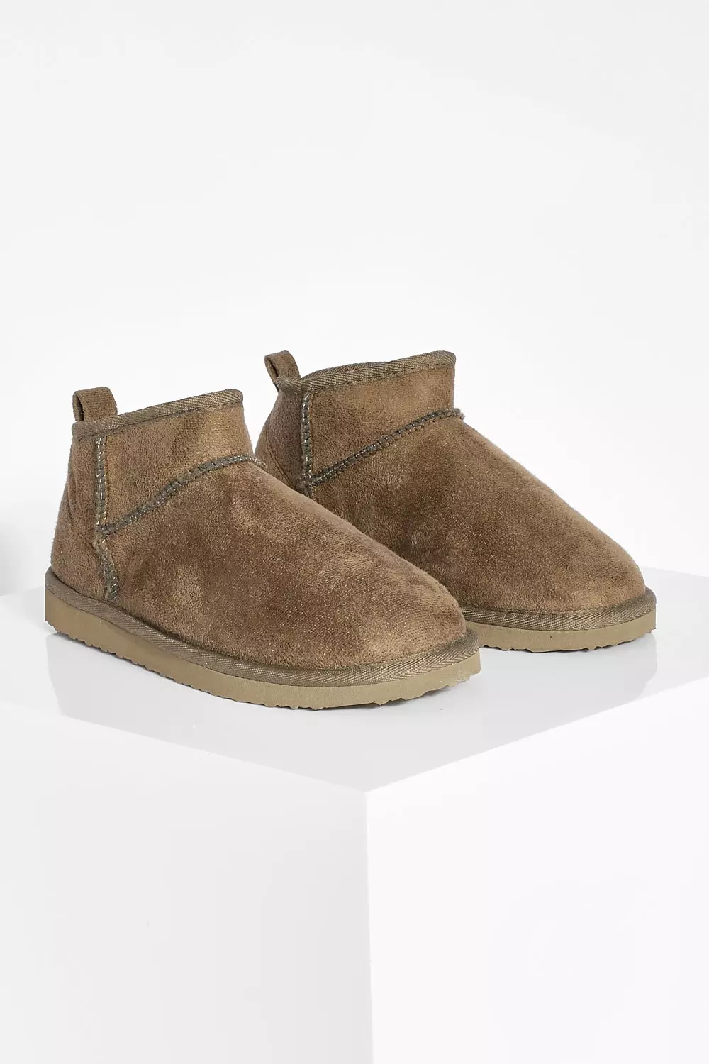 Olive Ultra Mini Cosy Boots alternative image