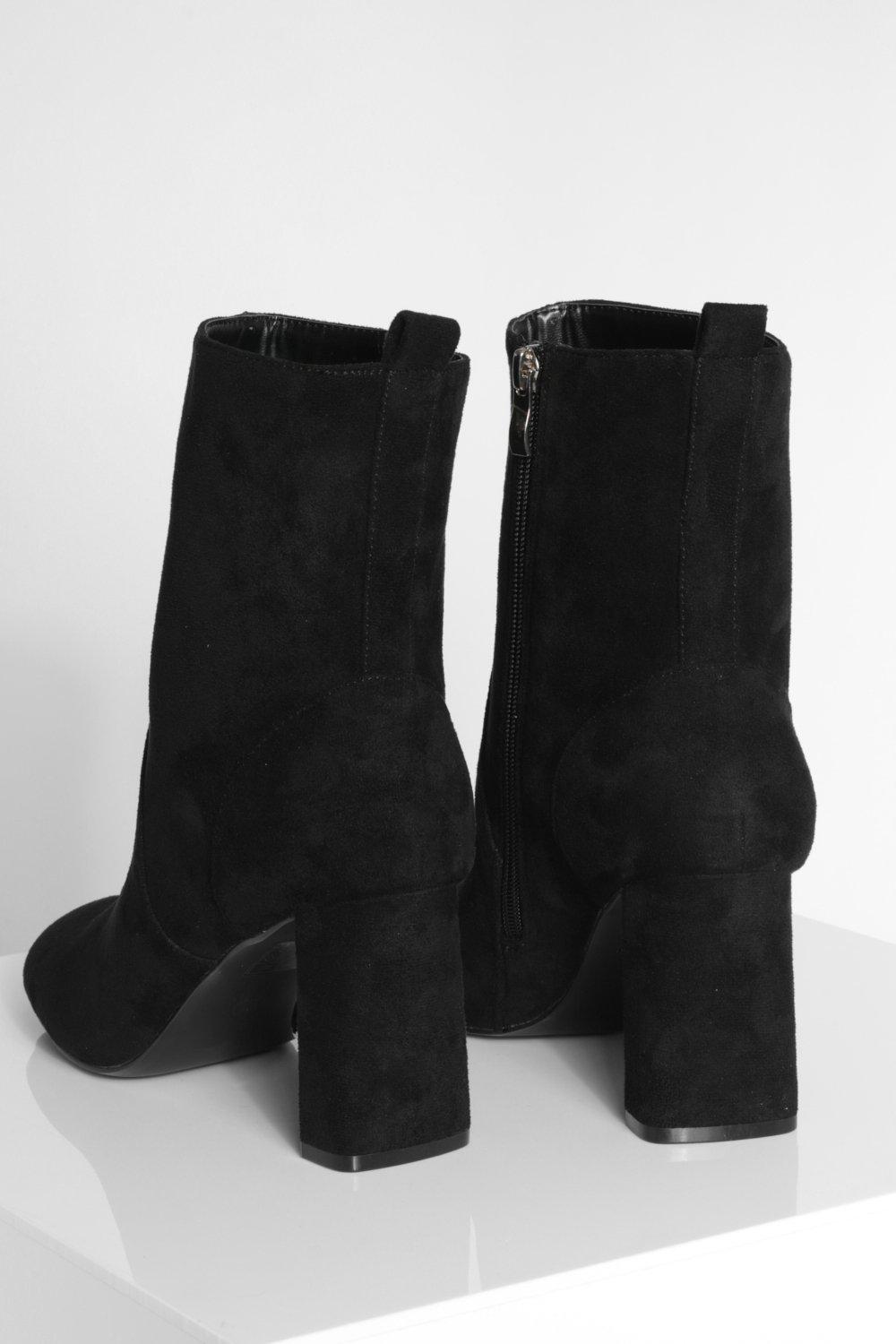 Flat round clearance toe ankle boots