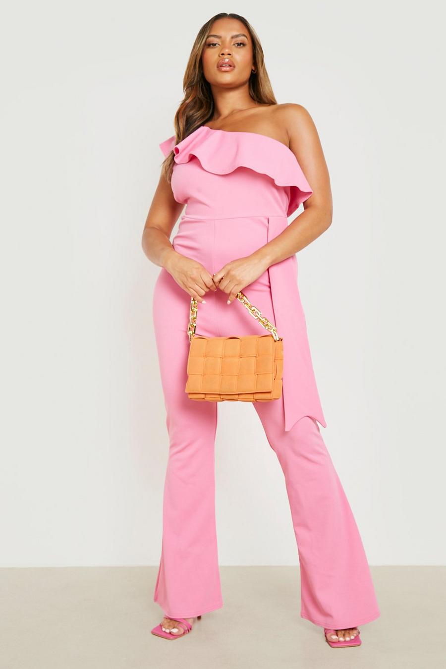 Pink Plus - One shoulder-jumpsuit med volanger image number 1