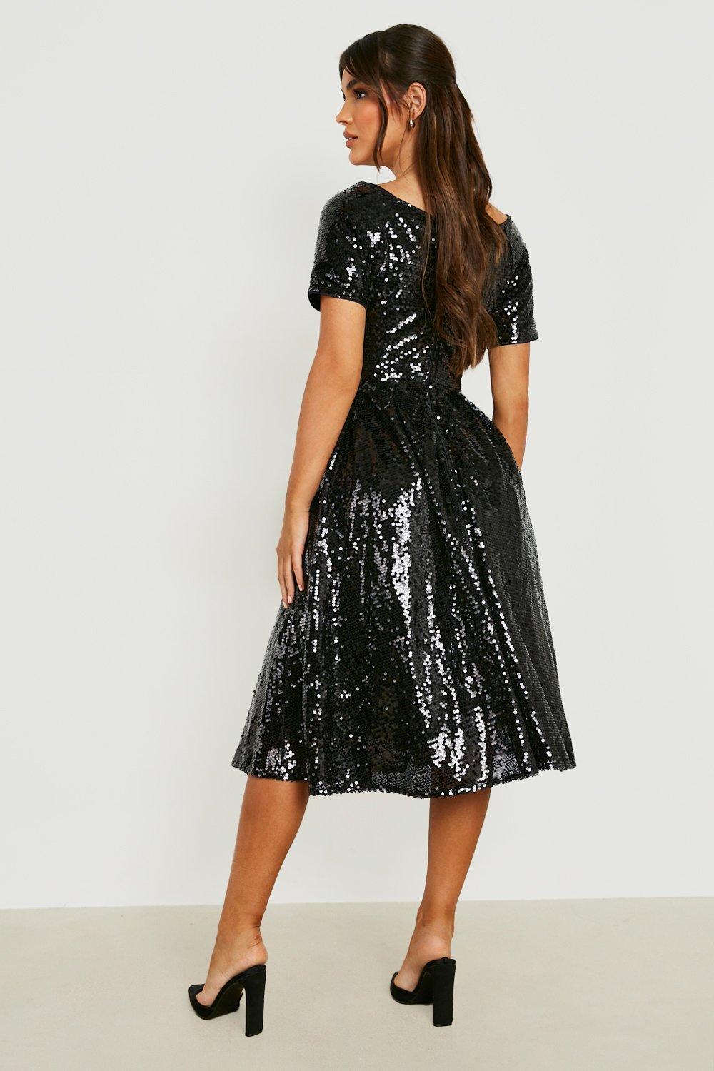 Boohoo robe longue online soirée