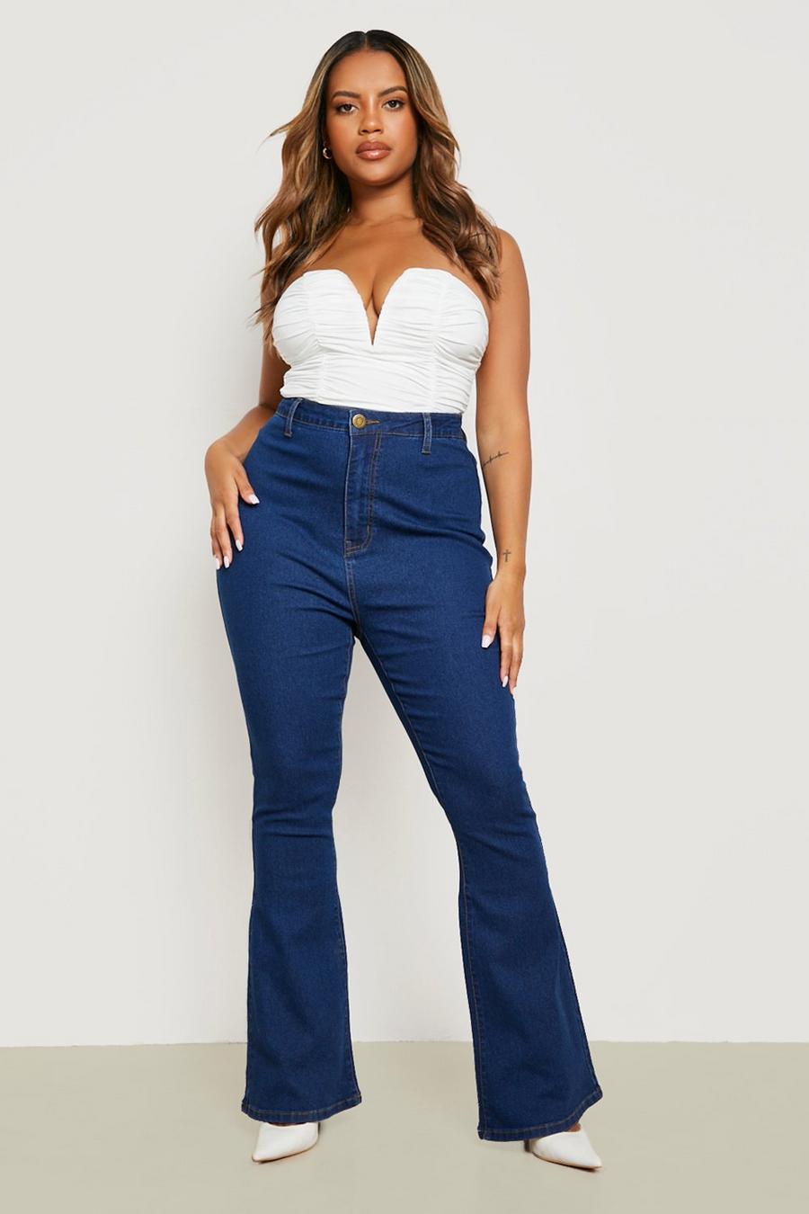 Jeans a zampa Plus Size Basics a vita alta con fondo sfilacciato, Blue image number 1