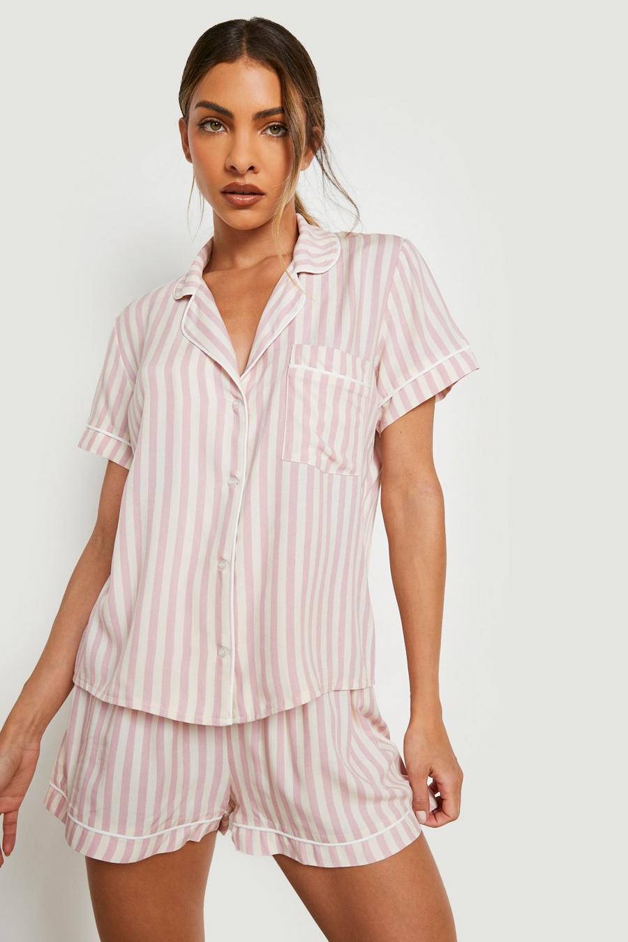 Pijama de pantalón corto de tela y estampado de rayas caramelo, Pink image number 1