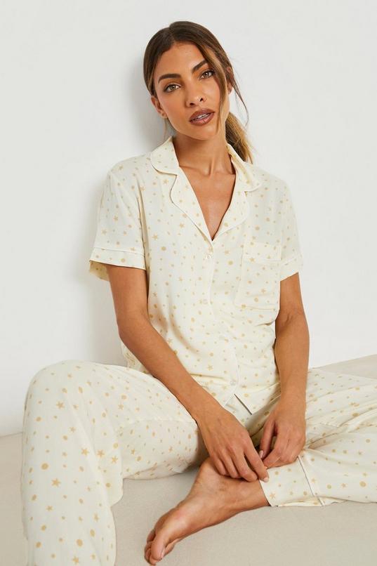 Natural Womens Nightwear and sleepwear Boohoo Nightwear and sleepwear Boohoo Linen Star & Spot Woven Pajama Pants Set in Cream 