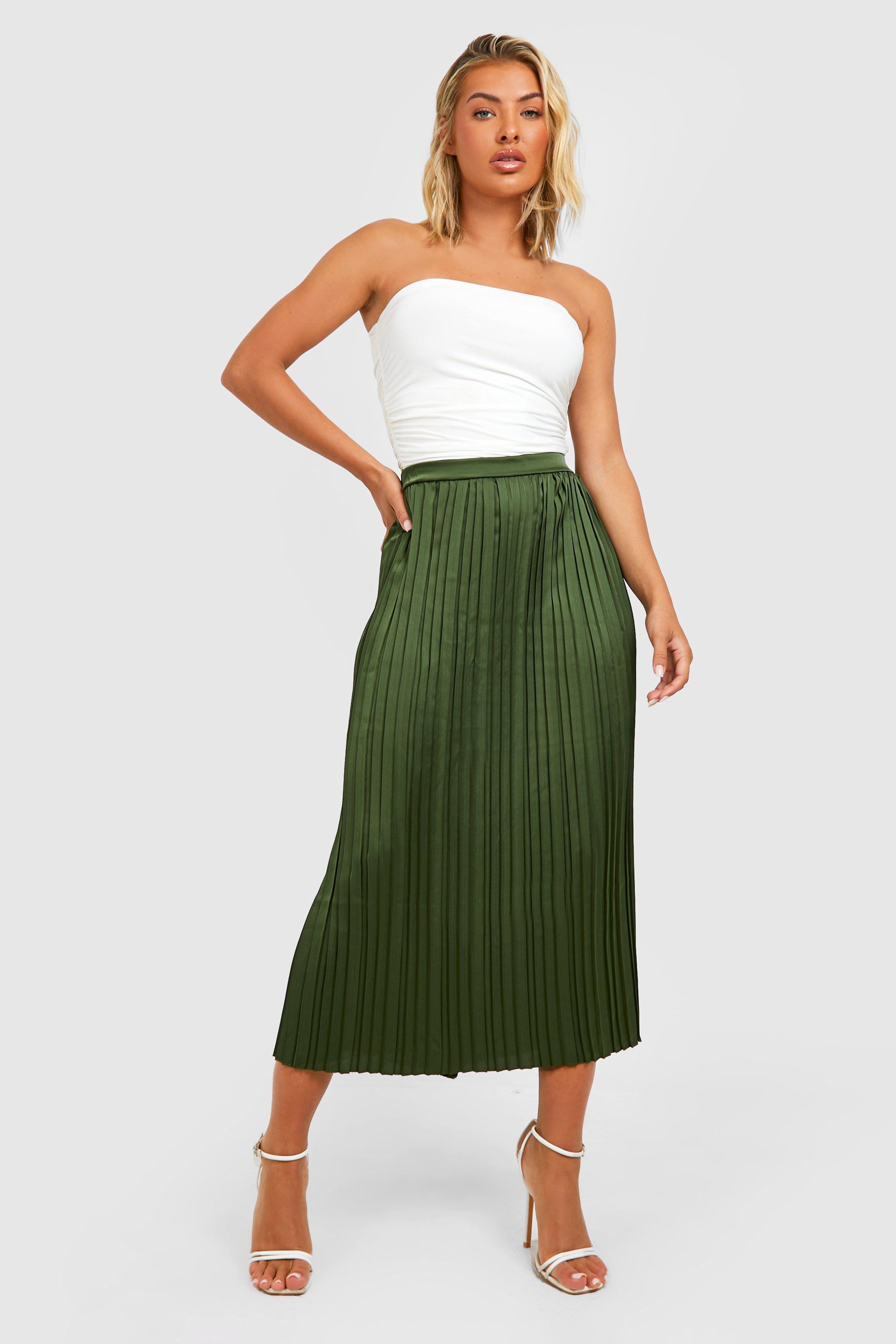 Boohoo green 2025 pleated skirt