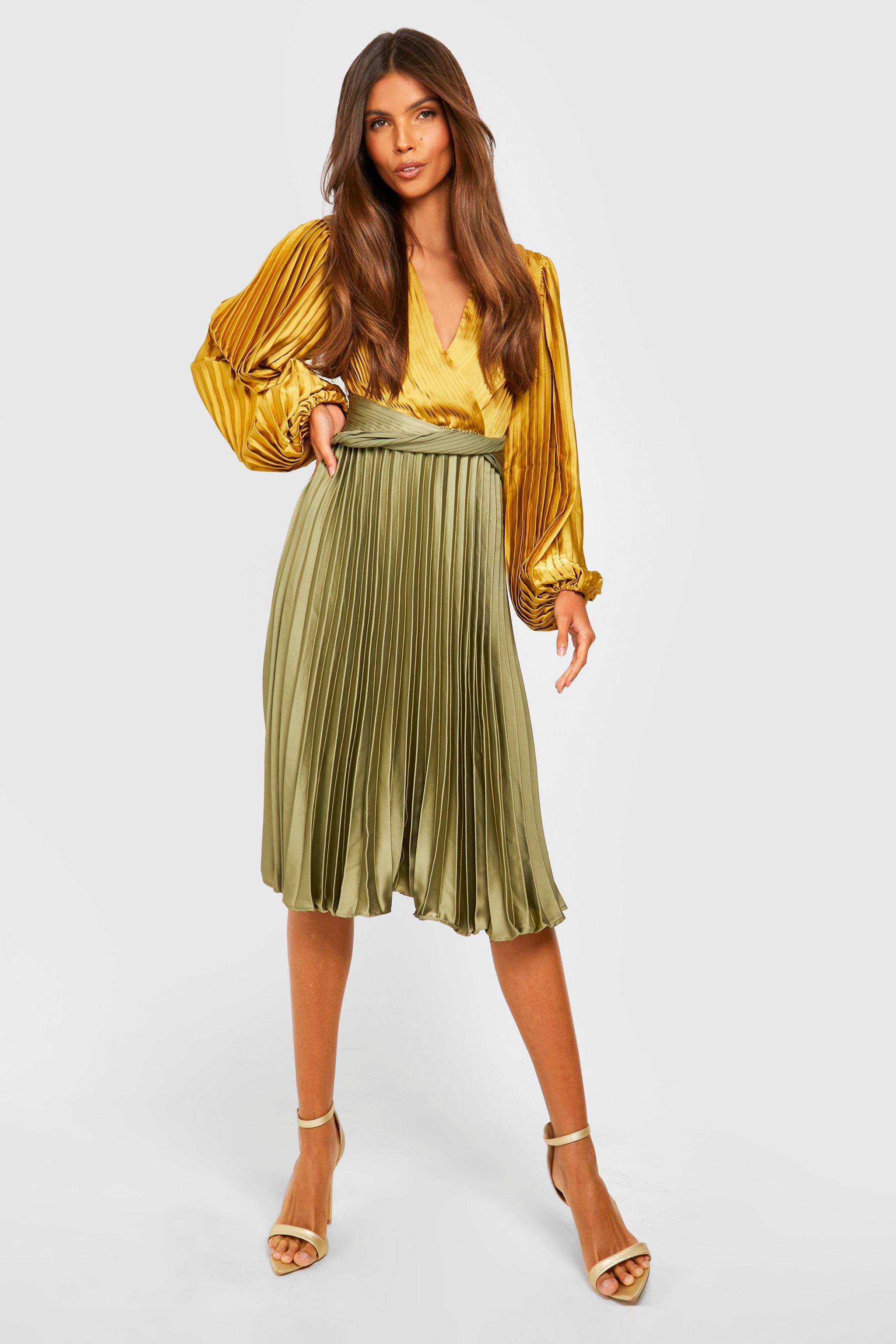 Boohoo gold cheap pleated skirt