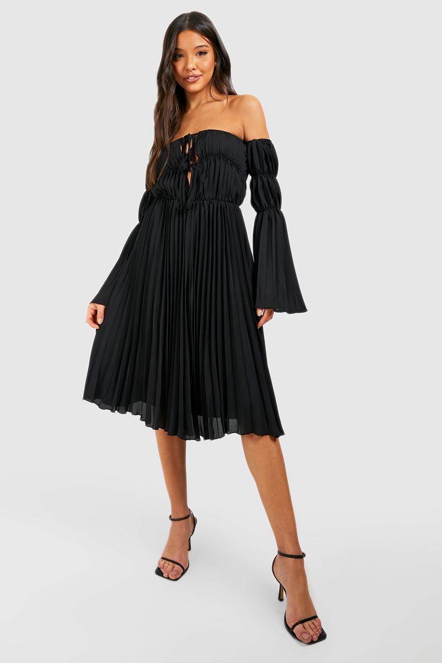 שחור שמלת סקייטר מידי בסגנון ברדו עם קפלים