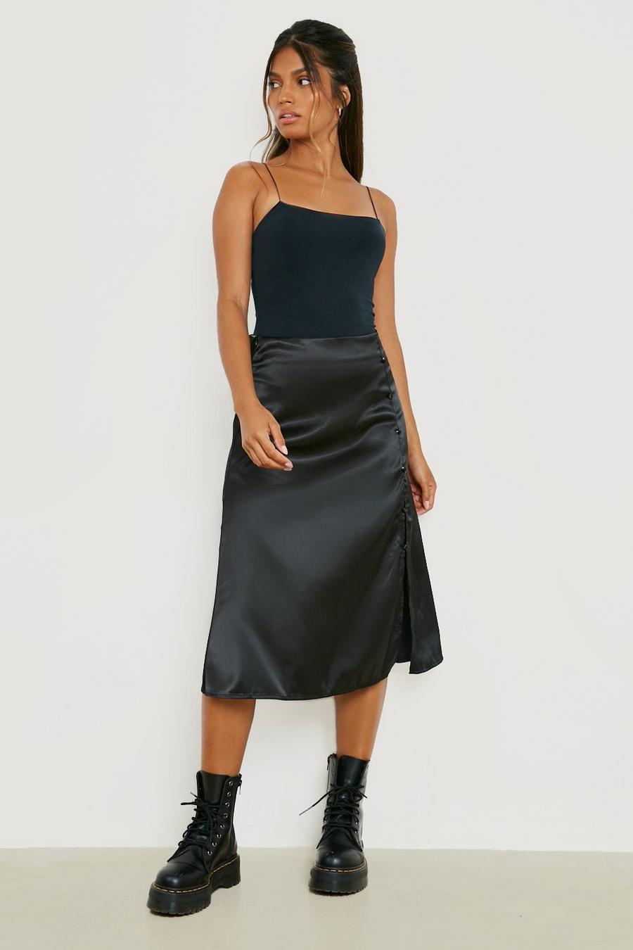 Black Buttoned Front Split Hem Midi Skirt image number 1