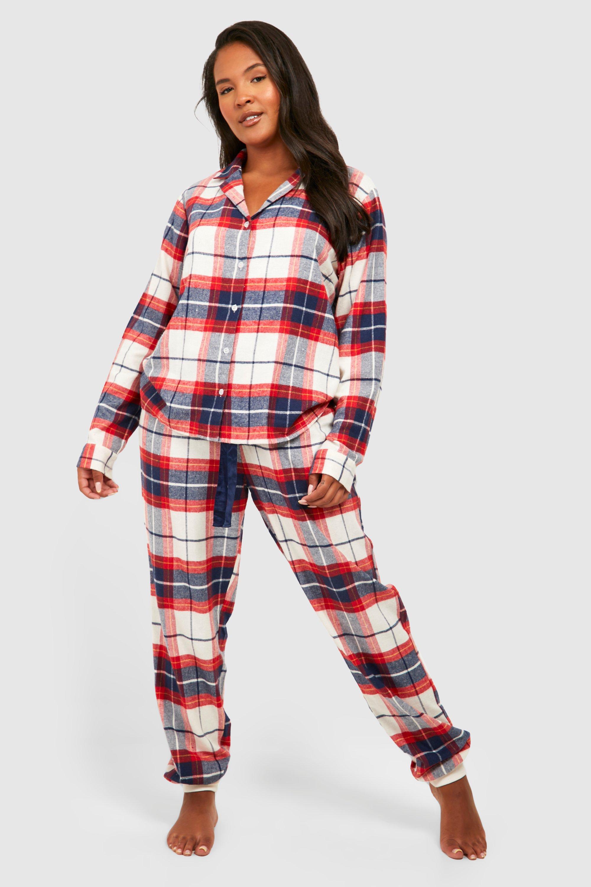 zuurgraad Dag een vuurtje stoken Plus Geruite Flanellen Kerst Pyjama Set Met Blouse En Broek Met Enkel  Detail | boohoo