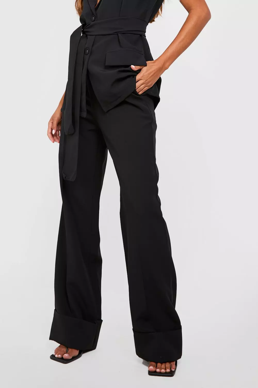 Wide store cuff pants