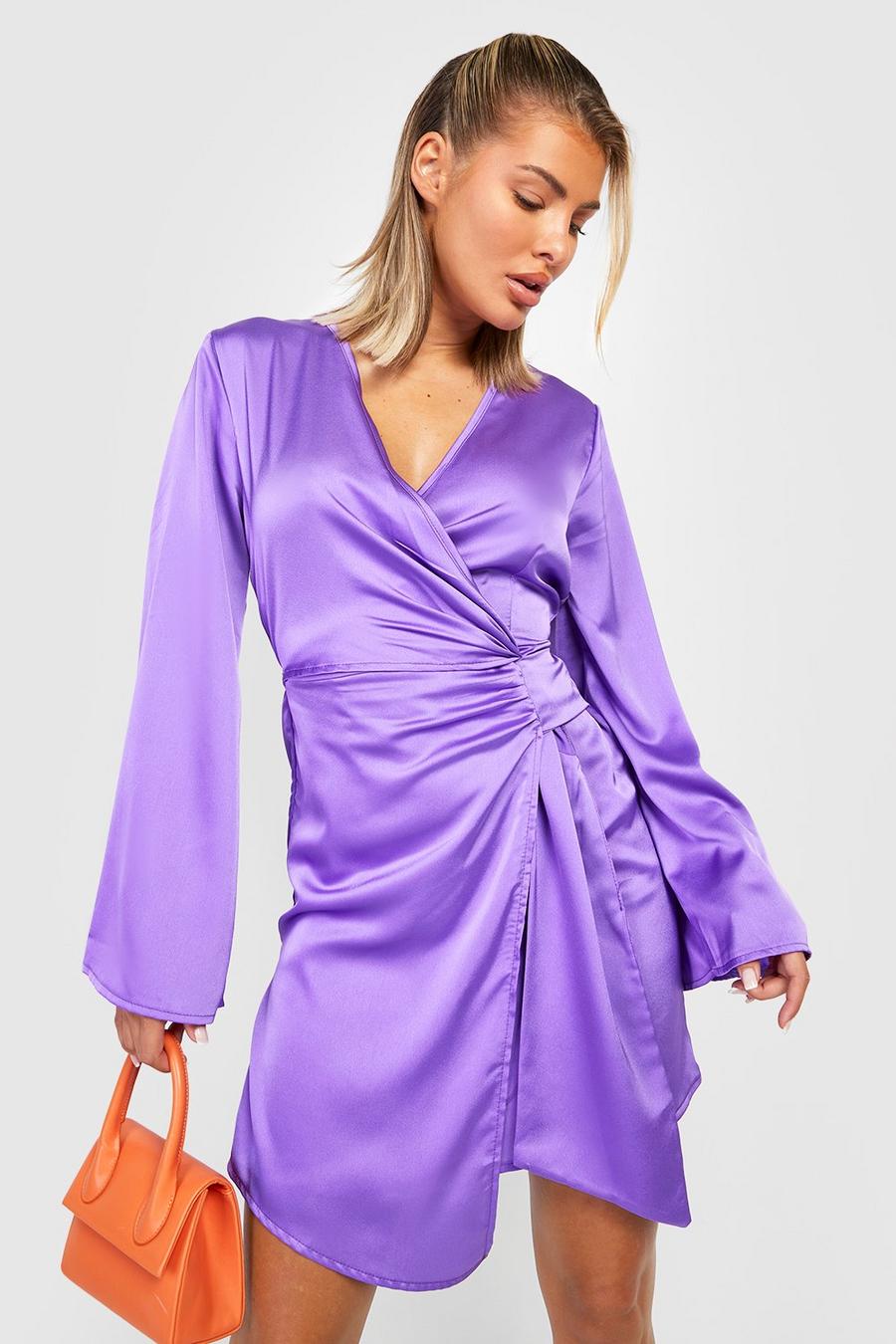 Purple Miniklänning i satin med utsvängd ärm image number 1
