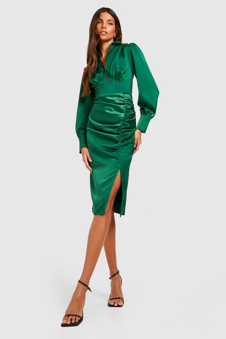 Emerald grön Midiklänning i satin med korsett och puffärm