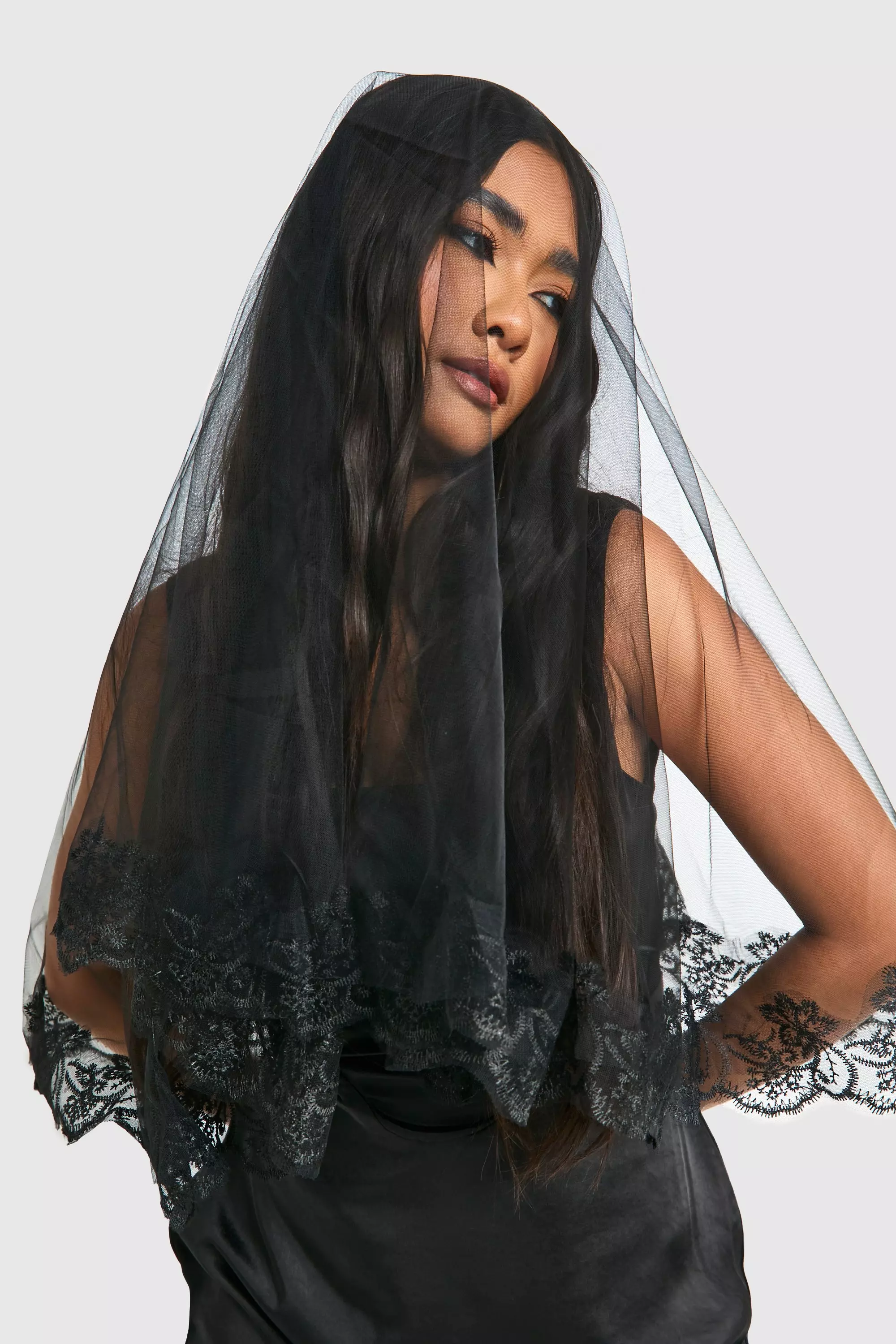 Black Halloween Lace Trim Detail Veil  alternative image