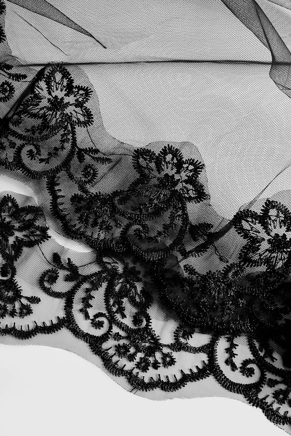 Black Halloween Lace Trim Detail Veil  alternative image