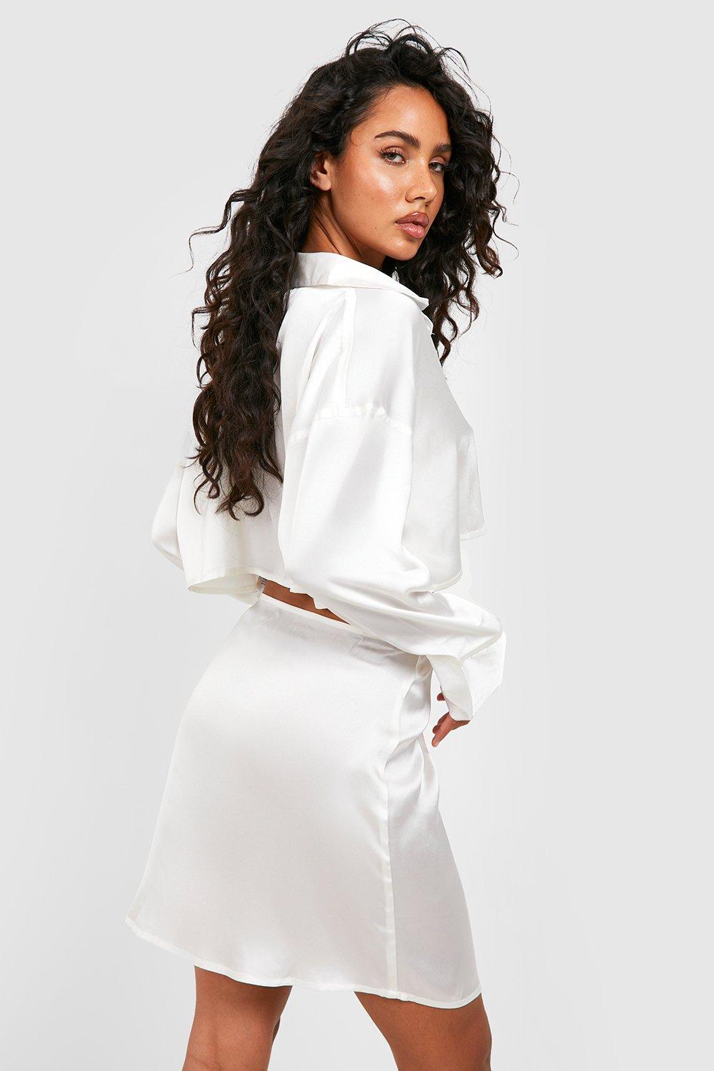 Boohoo white 2025 satin skirt