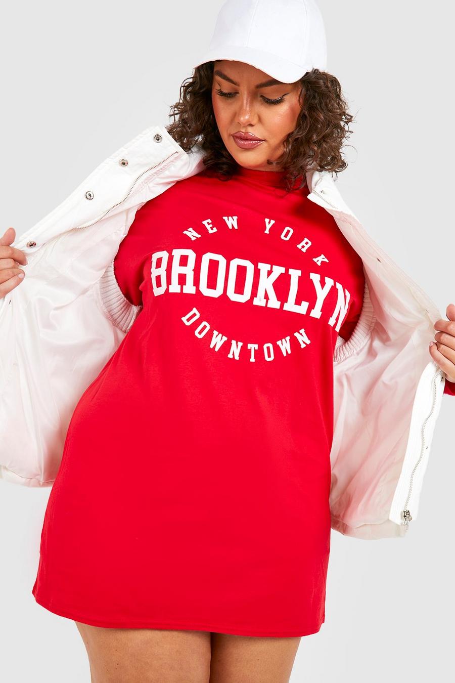 Red rouge Plus Brooklyn Downtown T-Shirtjurk Met Print