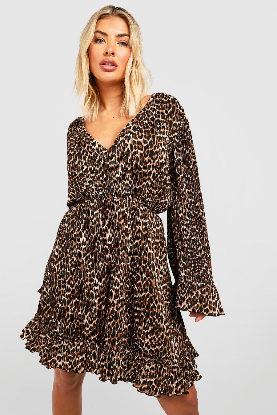 Robe babydoll plissée léopard à col V image number 1